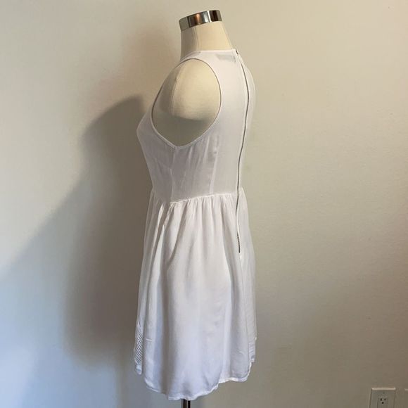 Cutest White Dress   - Picture 4 of 7